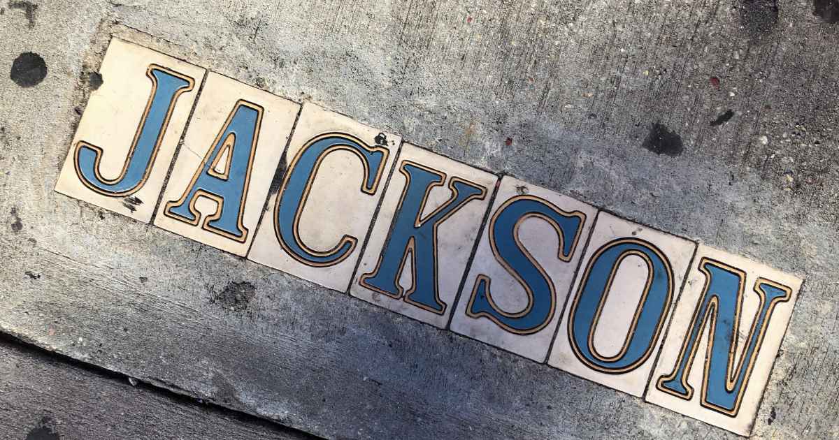 O Rei do Estilo: uma Jornada Pelo Estilo Inovador de Michael Jackson