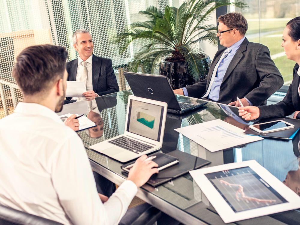 Guia prático sobre como ter ideias para nome de empresa do zero 